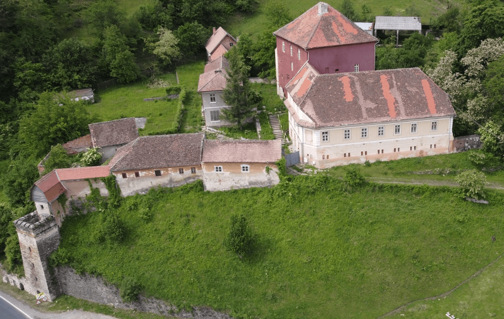 castelul turnu rosu